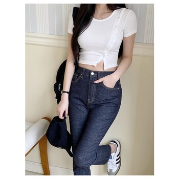 Trendywhere Button Front Split Crop Top